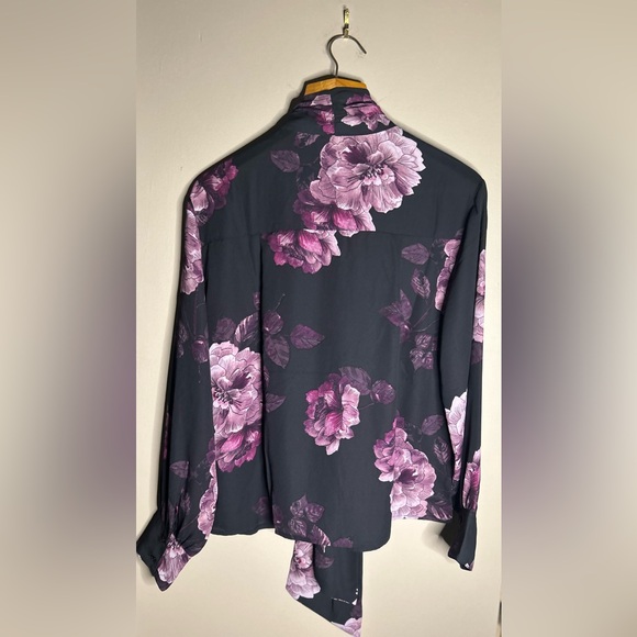 Bow tie blouse - Picture 7 of 13